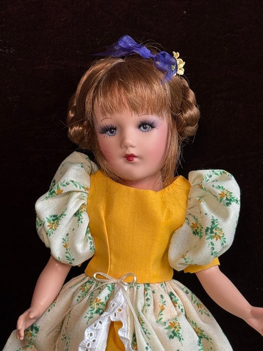 Mary Hoyer Mary Lynne 14” Vinyl Signed New in Box 2001 Doll
