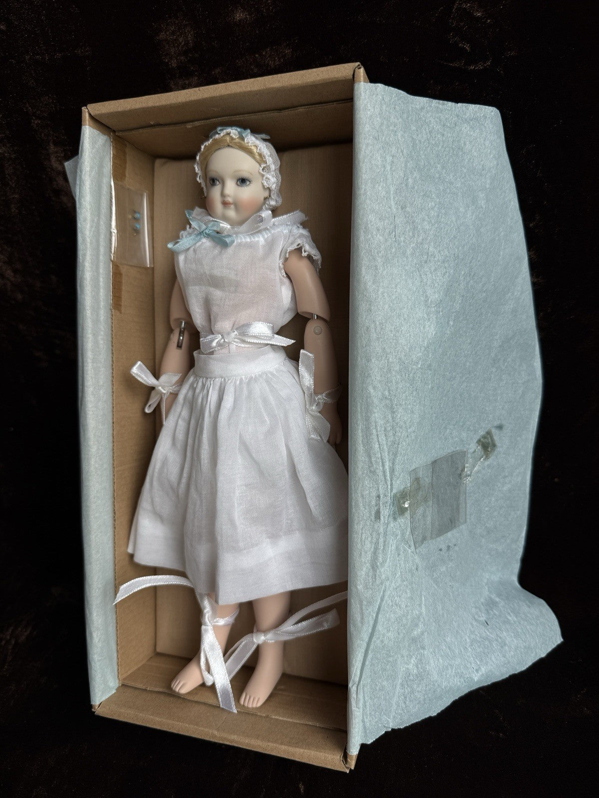 UFDCA 10” Alice Leverett Porcelain Jointed Marie Terese Fashion Doll In Box COA