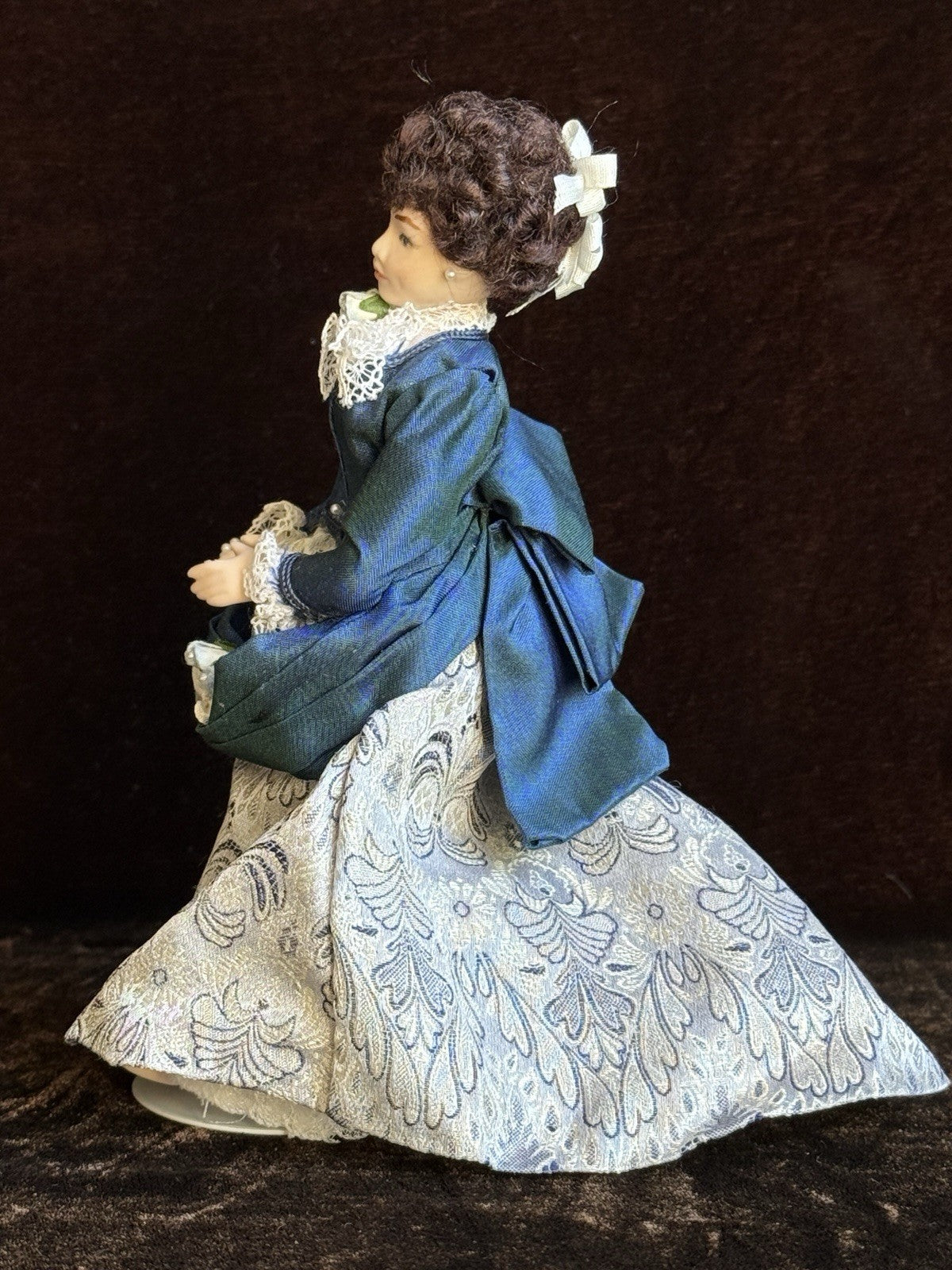 Miniature Artist Dollhouse 1:12 Lady Character Doll