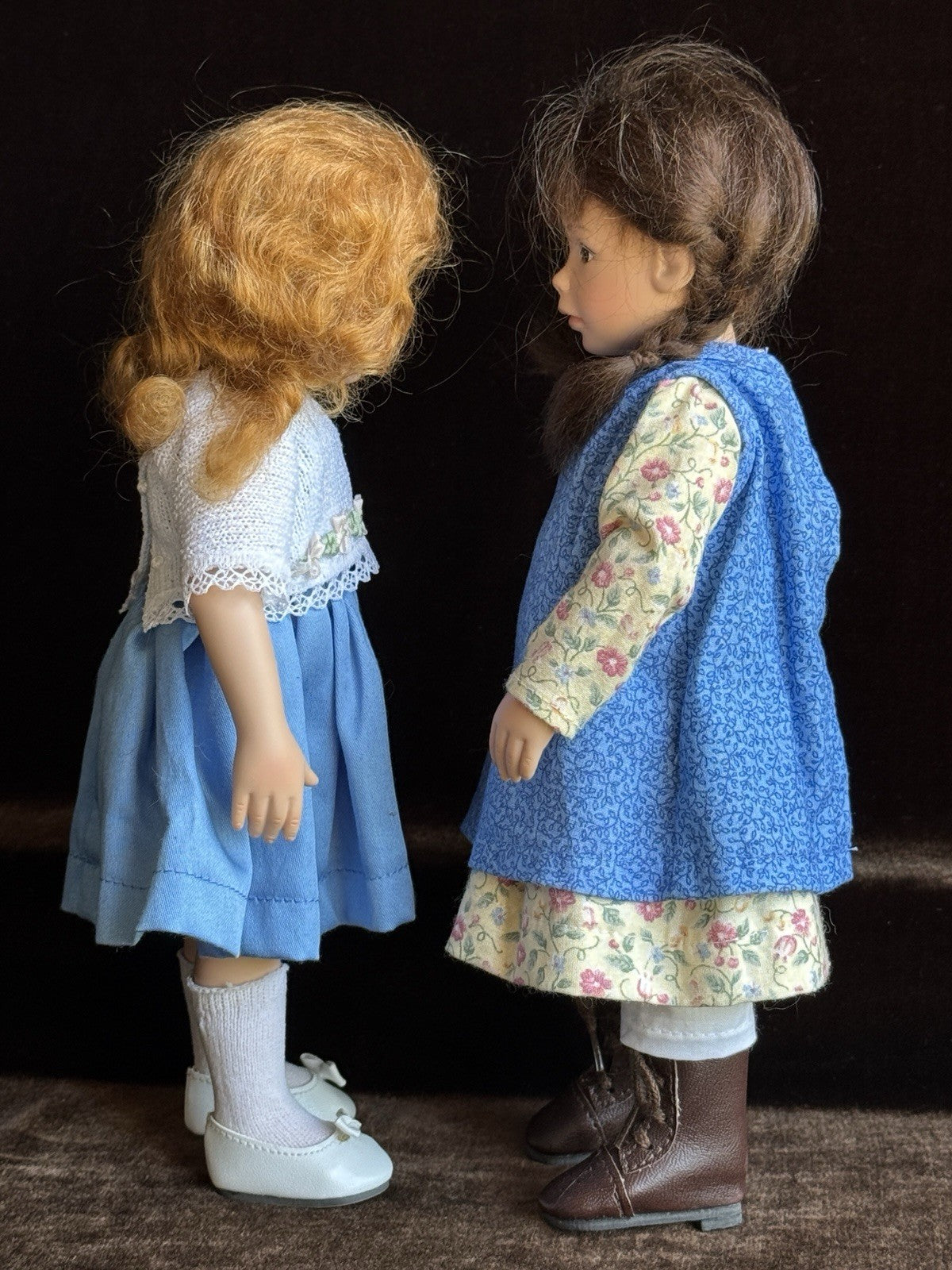 Lot of 2 Collectible 10” Mary Oldenburg Vinyl Willow and Holly Signed Dolls