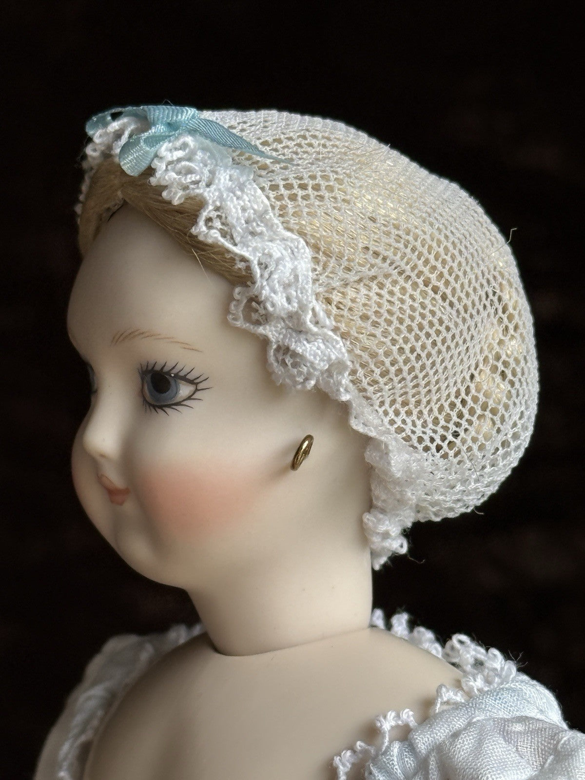 UFDCA 10” Alice Leverett Porcelain Jointed Marie Terese Fashion Doll In Box COA