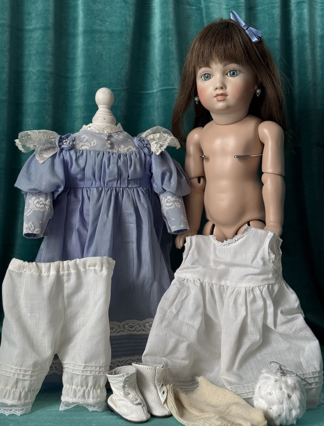 Vintage Reproduction of Antique French Andre Thuillier A.11.T. 19” Doll