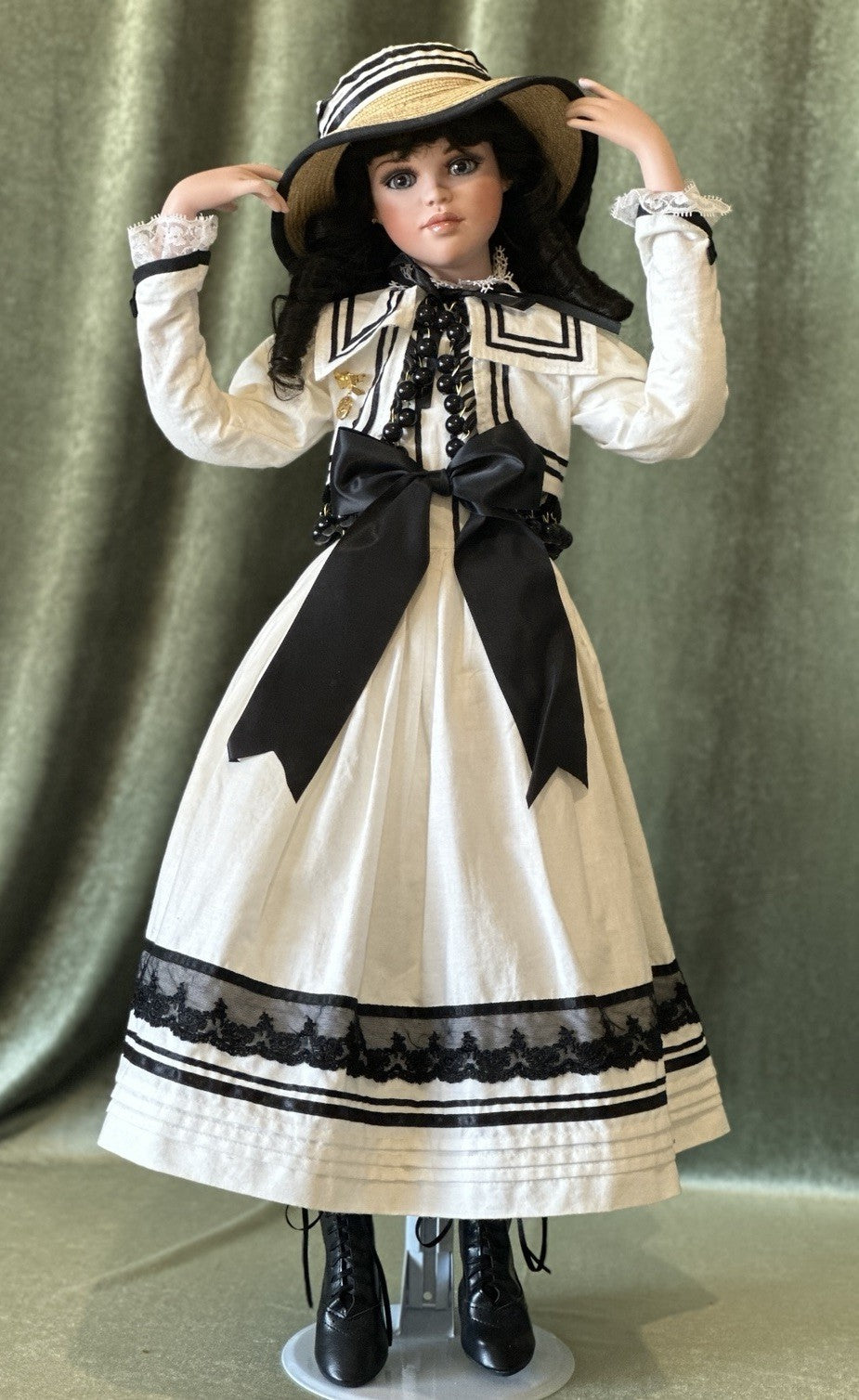 Jan Mclean 28" Porcelain Doll “Laura” Tag and COA For Exclusively Yours 1997