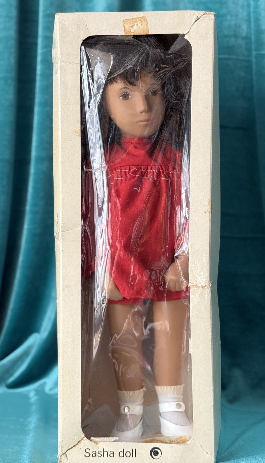 Collectible England Vinyl Sasha Brunette Red Dress 104 Girl Doll with Box