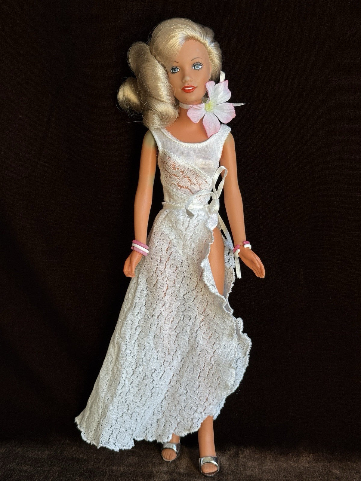 Vintage Kenner Darci Cover Girl Fashion Blonde Doll
