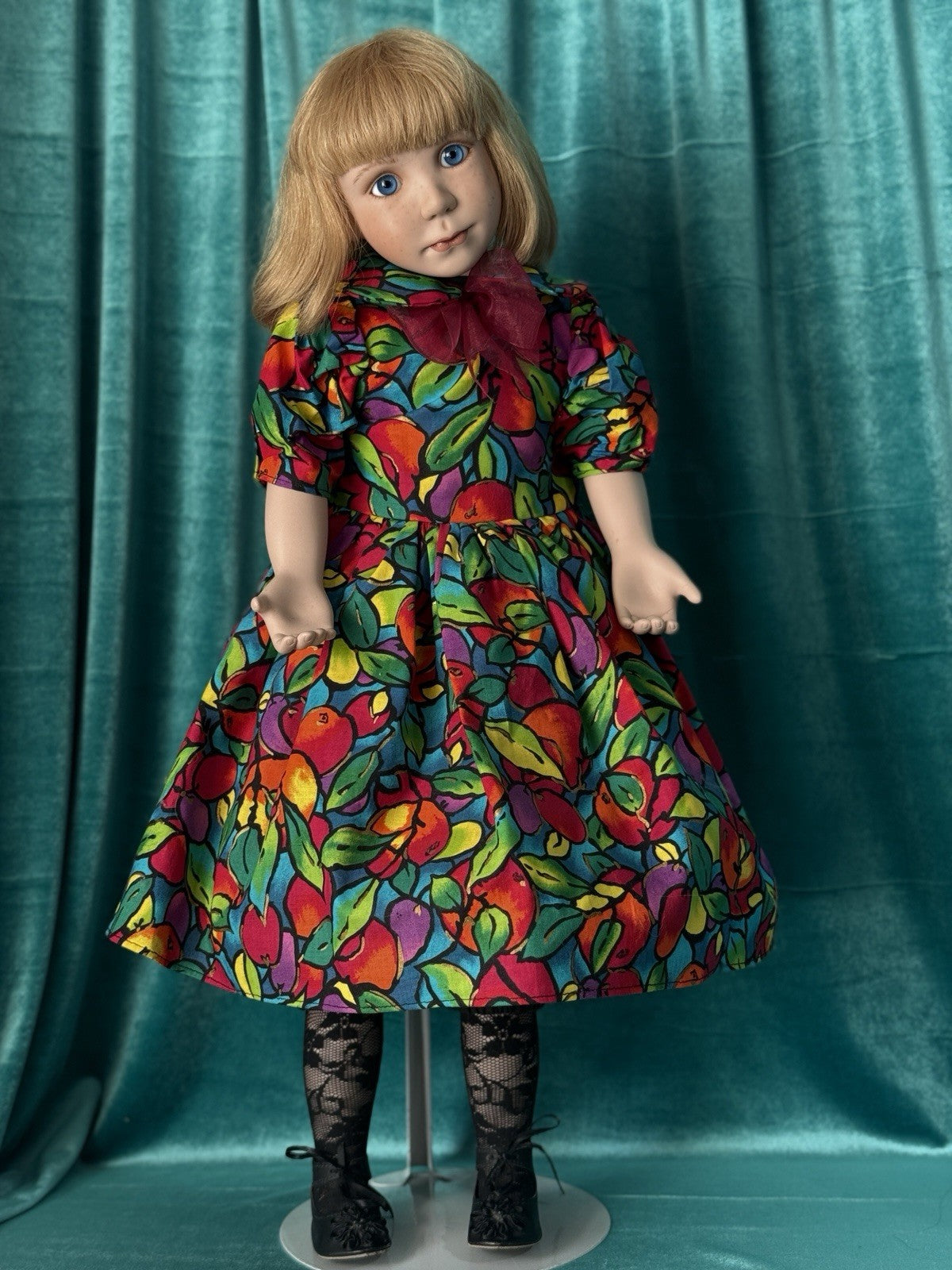 Collectible Porcelain 23” Doll Apple Annie by Julia Rueger LE 26/30