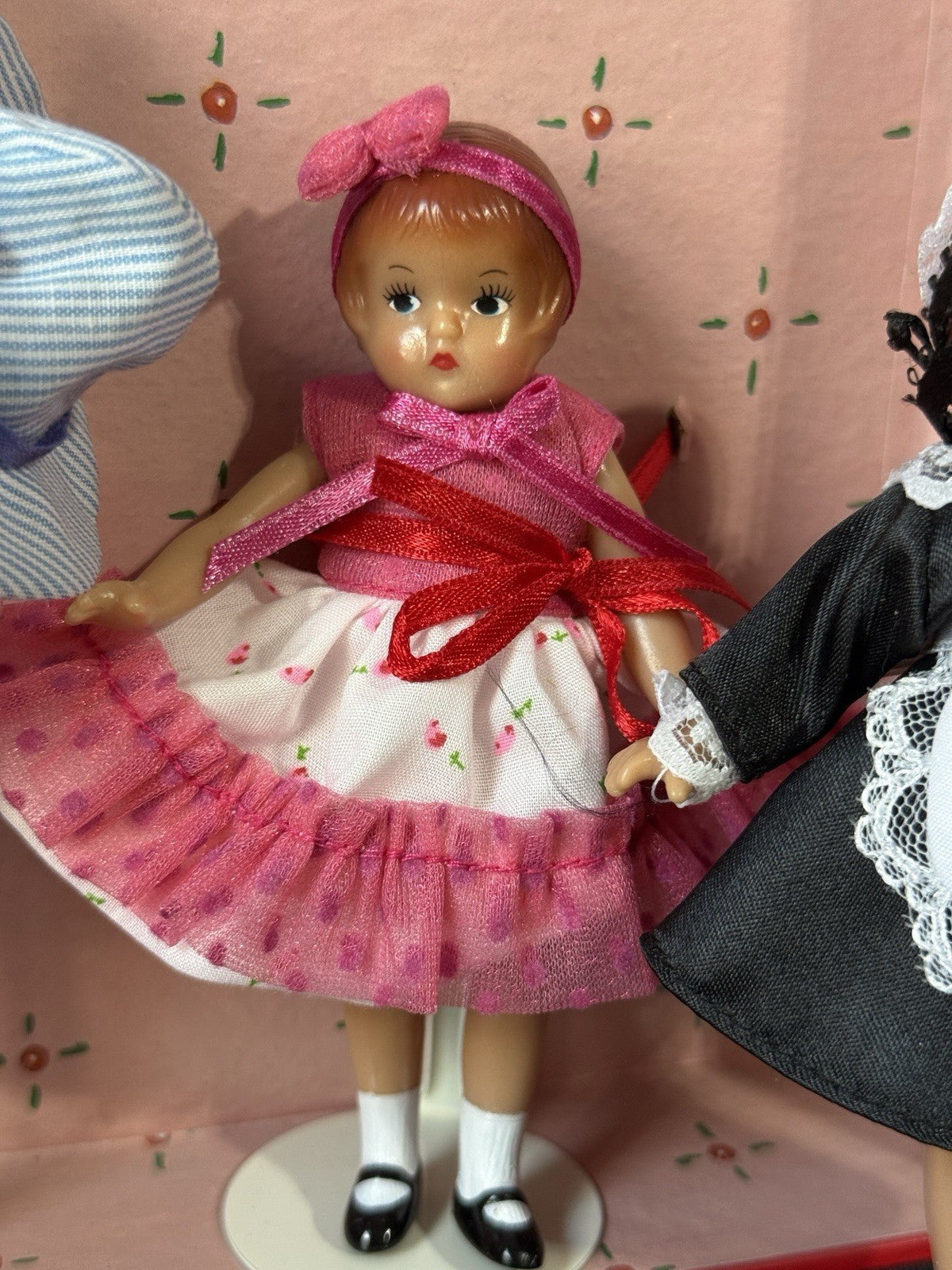Lot Of 8 Reproductions Of Vintage Effanbee Wee Patsy Dolls With Doll Trunk