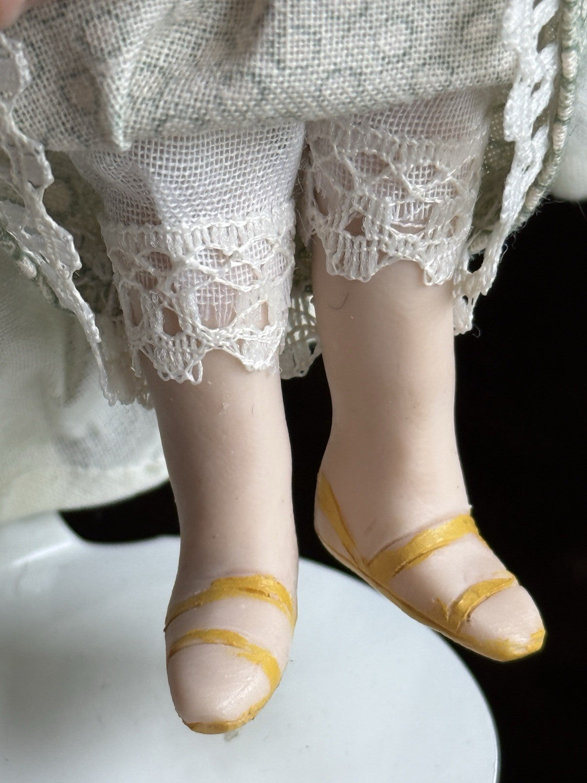 Miniature Artist Viola Williams Dollhouse 1:12 Lady Character Doll