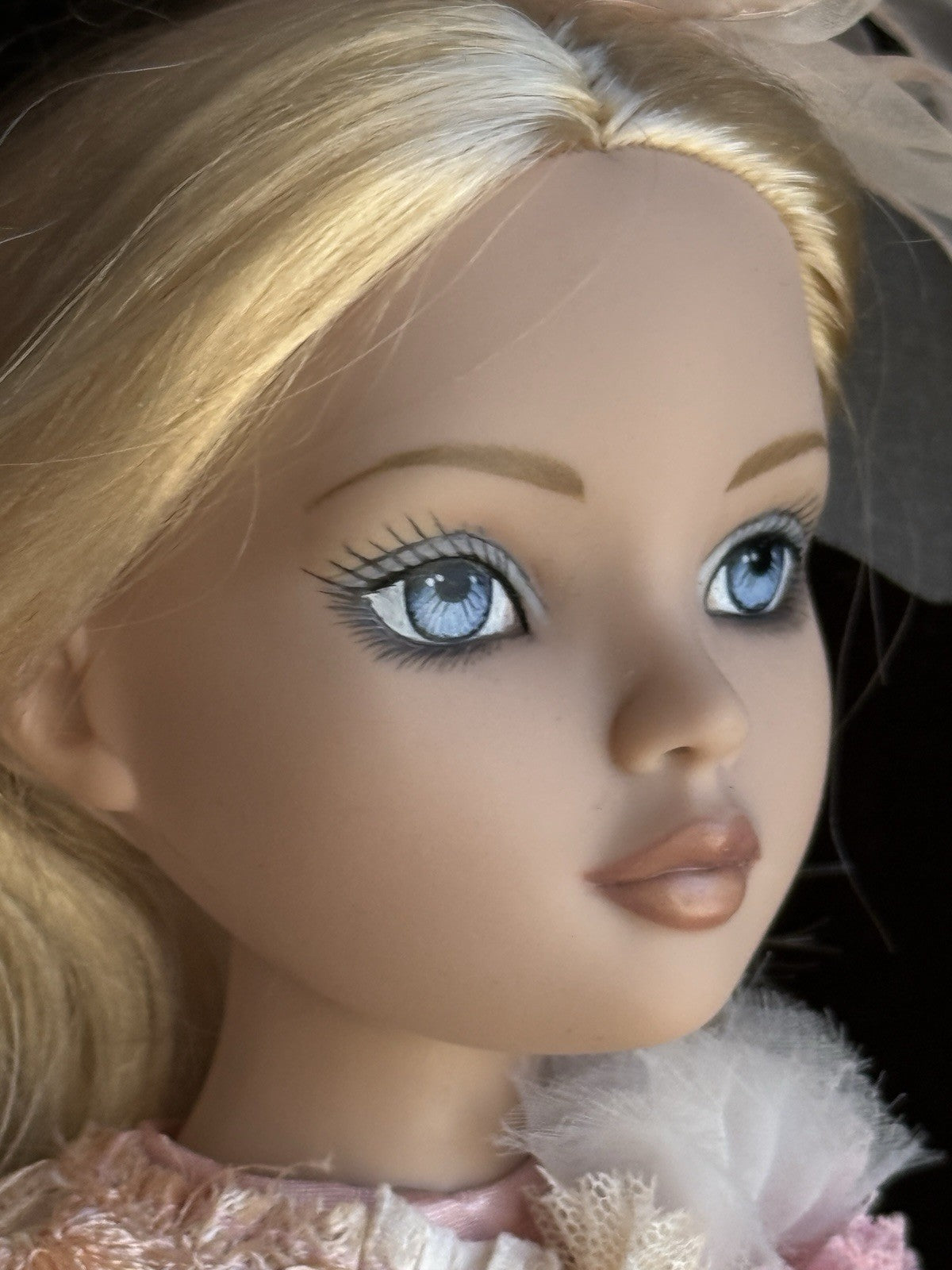 Collectible Tonner Ellowyne Wilde Tatters Fashion Doll