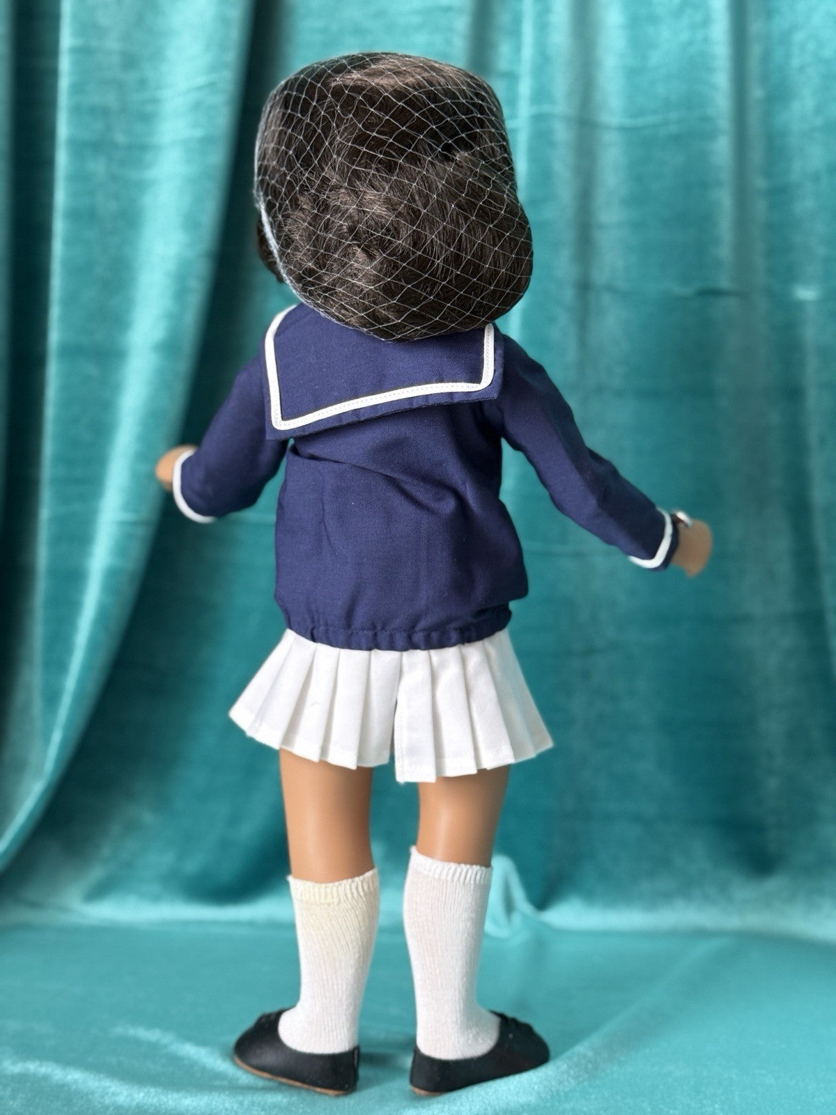 Collectible England Vinyl Sasha Brunette Marina 102S Girl Doll with Box/Tag