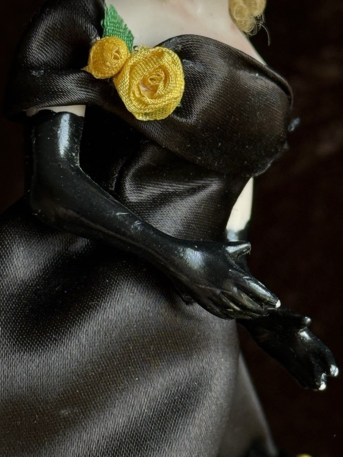 Miniature Artist Viola Williams 1:12 Victorian Lady Character Dollhouse Doll