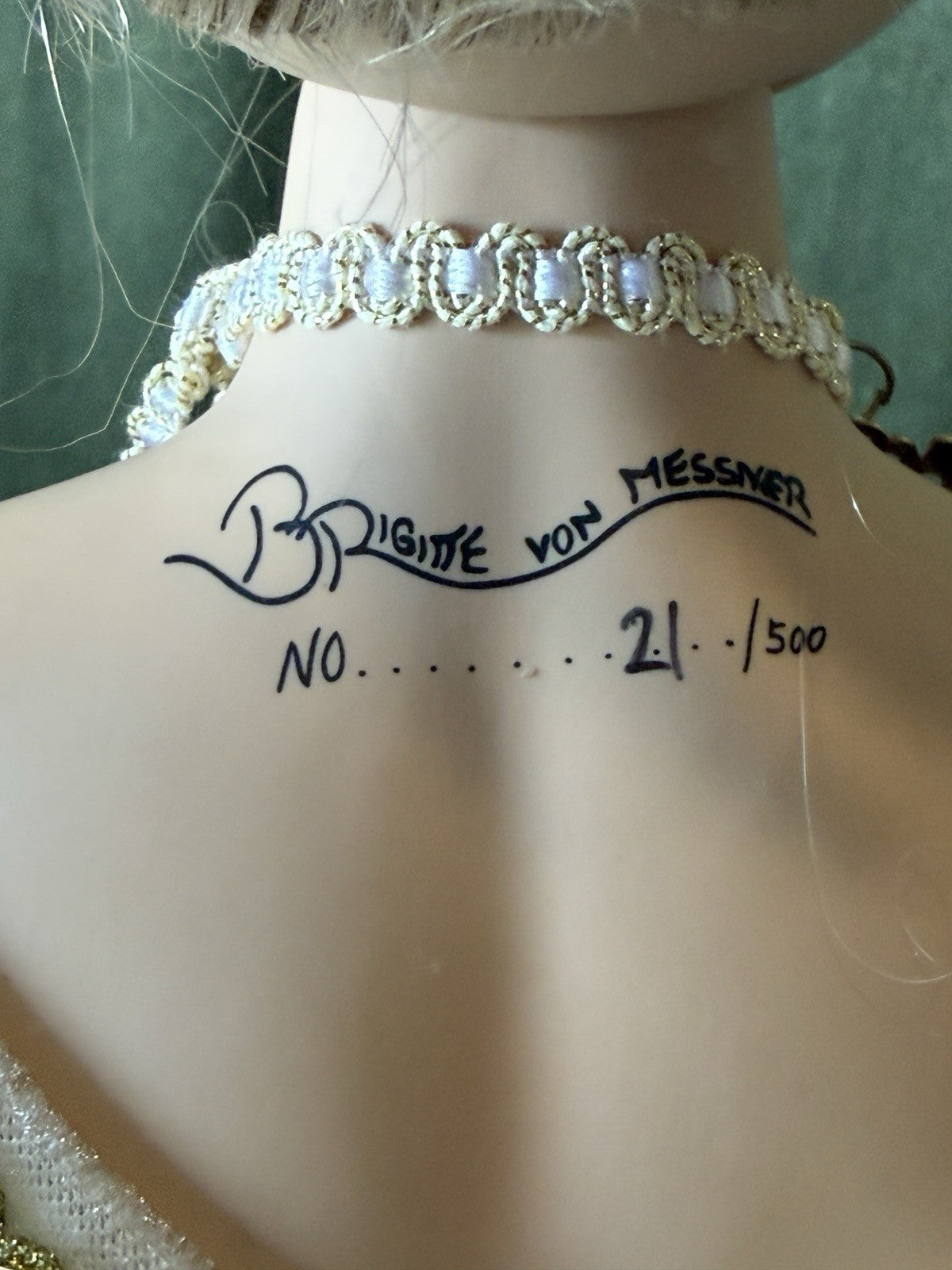 Collectible 28” Porcelain Doll “JOHANNA” By Brigette Von Messner Tag/COA/Stand