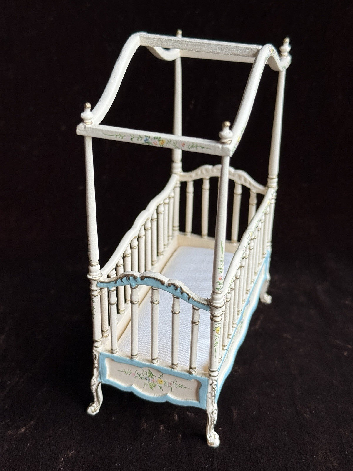 JiaYi Miniature Dollhouse Canopy Bed Hand Painted Floral 1:12 Scale 6” Tall