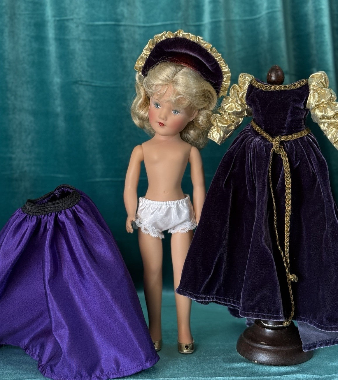 Mary Hoyer Design Mary Lynne 14” Vinyl Doll “Queen” with Tag