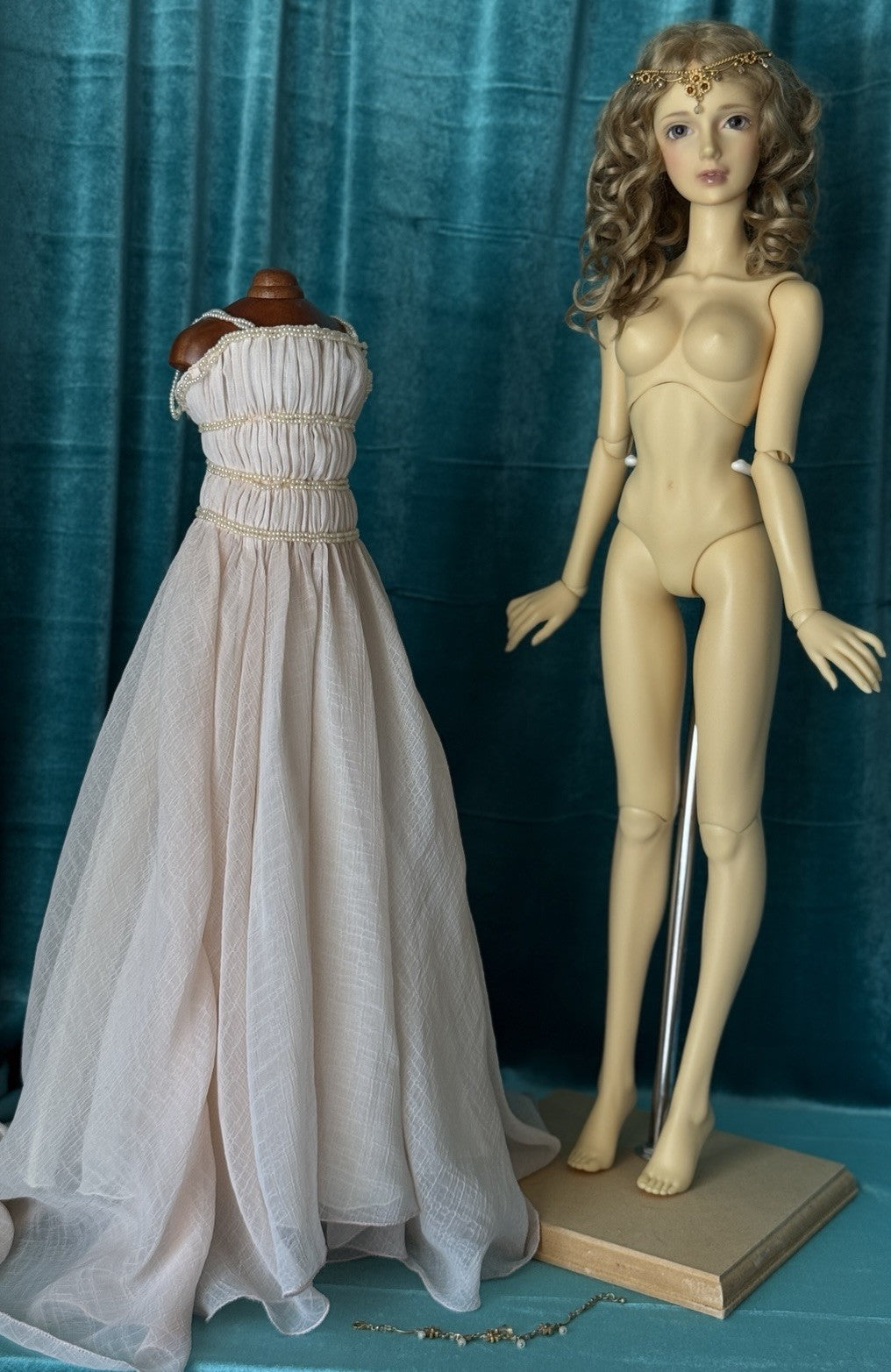 Super Dollfie 16 - Amelia - 1/3 Volks Resin Fashion BJD 24” Doll