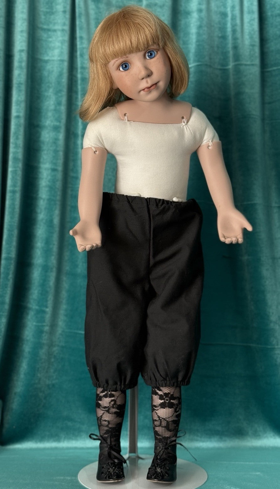 Collectible Porcelain 23” Doll Apple Annie by Julia Rueger LE 26/30