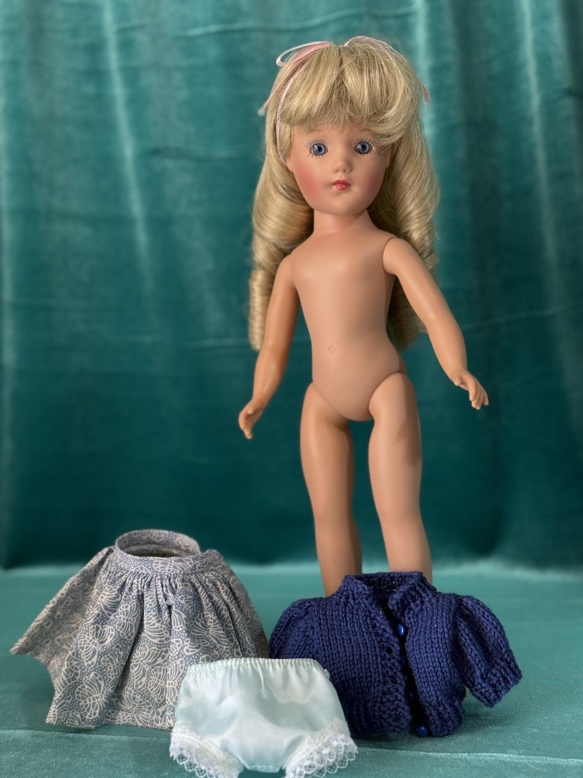 Modern Mary Hoyer Mary Lynne Saunders Vinyl 13” Doll