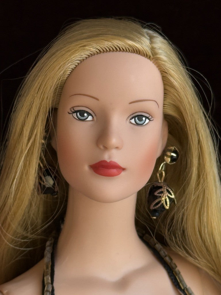 Collectible Tonner Tyler Wentworth Fashion in Evening Gown Doll