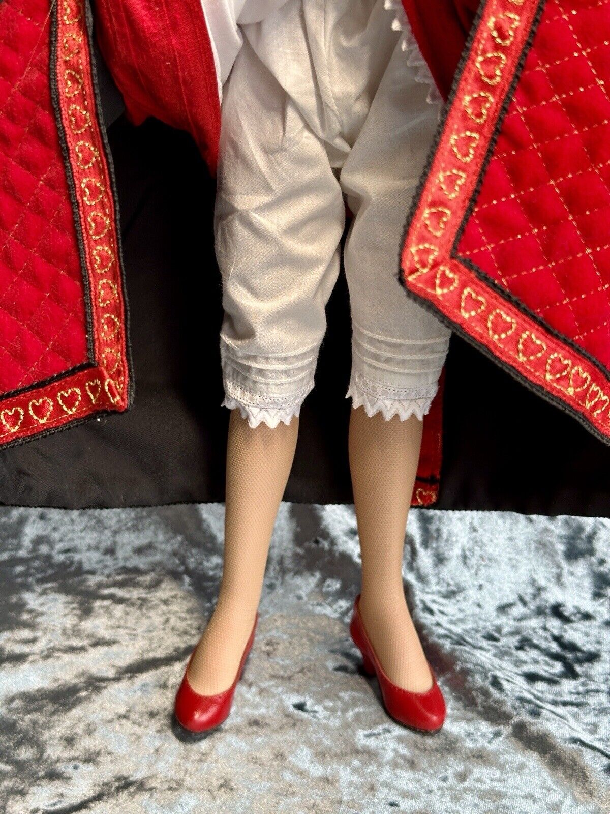 Signed Collectible 19” Robert Tonner Porcelain Queen of Hearts (?) Doll LE 125