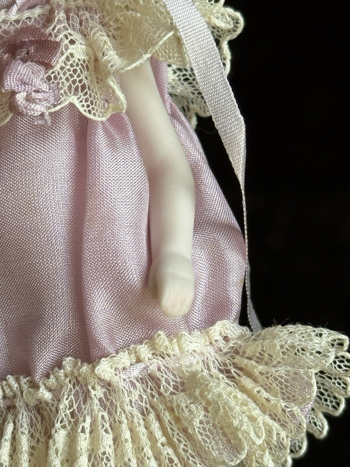 Miniature 4.25” Cathy Hansen Porcelain Lisette & Sac du Voyage UFDC French Doll