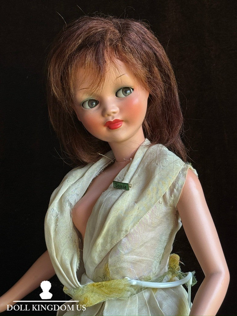 Rare Vintage Italian 25.5" Ottolini Sonia Flirty Eyes Plastic Fashion Doll
