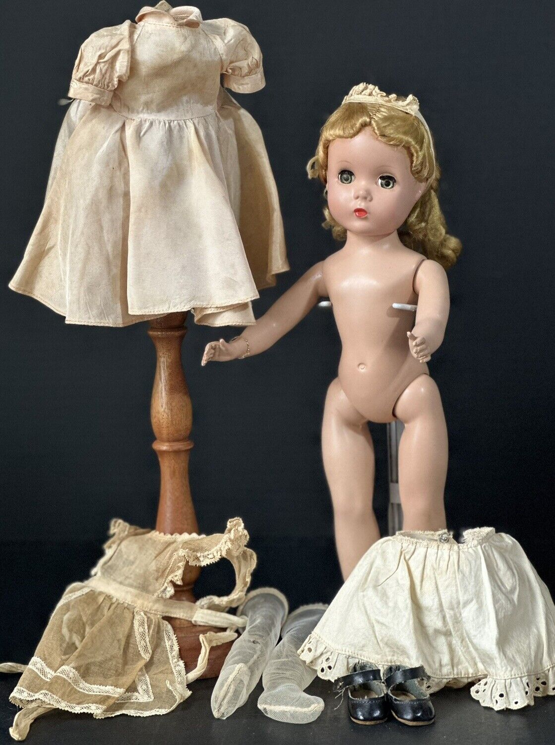 Vintage 1950’s Madame Alexander 14” Doll “Alice In Wonderland” Maggie Face