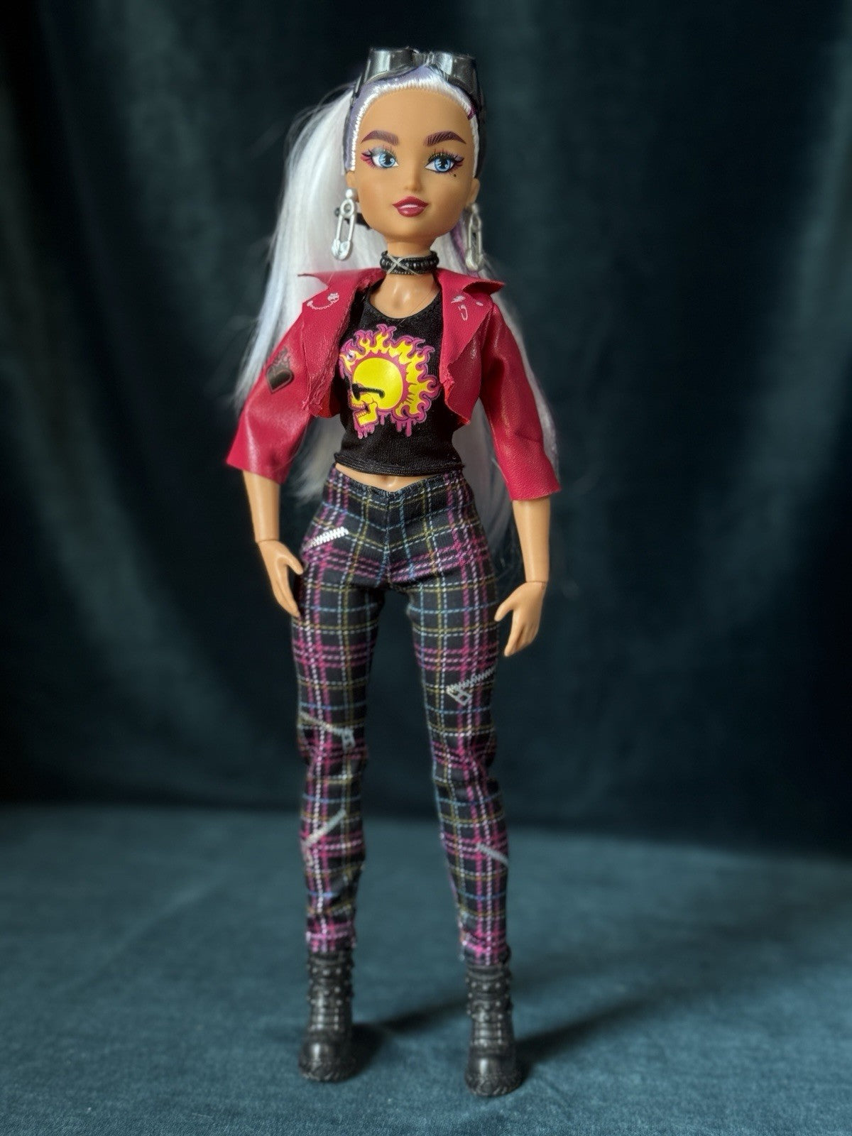 Lot Of 5 Wild Hearts Crew Mattel & Barbie Sapphire Anniversary Fashion Dolls