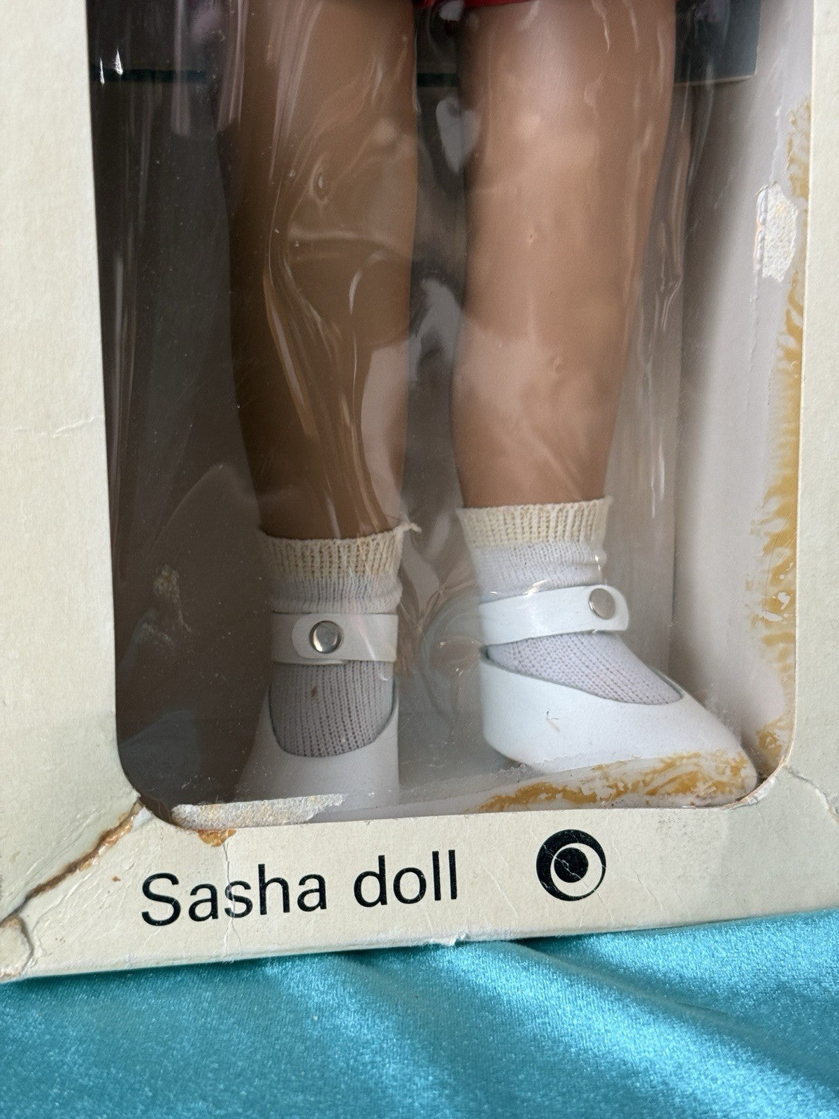 Collectible England Vinyl Sasha Brunette Red Dress 104 Girl Doll with Box