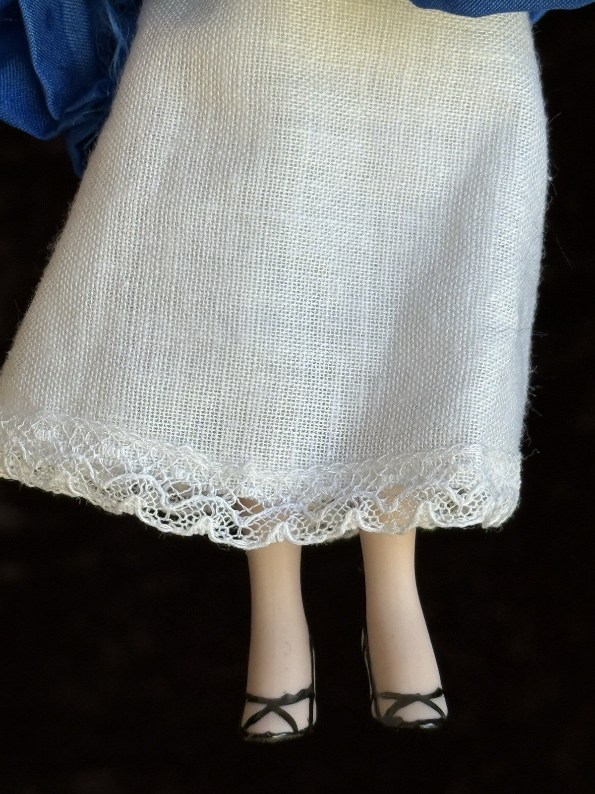 Miniature Artist Dollhouse 1:12 Lady Character Doll