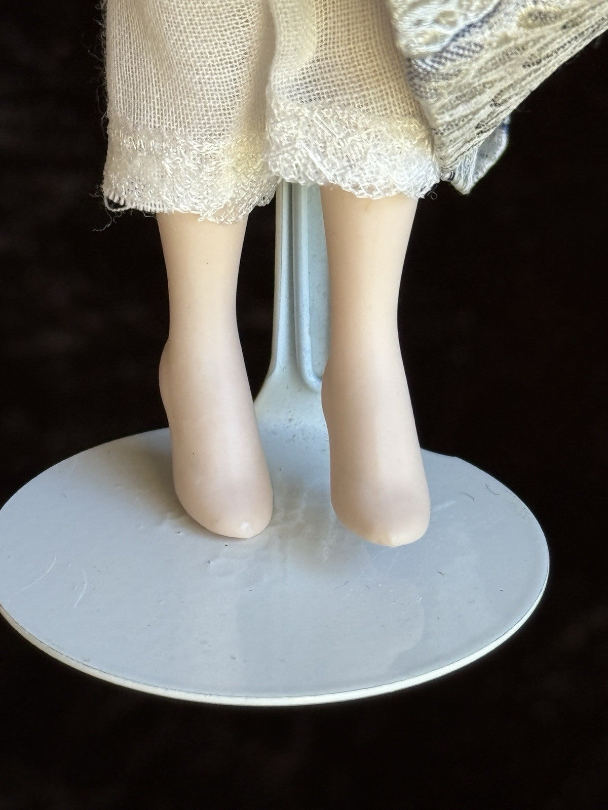 Miniature Artist Dollhouse 1:12 Lady Character Doll