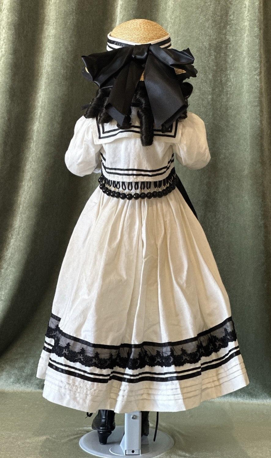 Jan Mclean 28" Porcelain Doll “Laura” Tag and COA For Exclusively Yours 1997