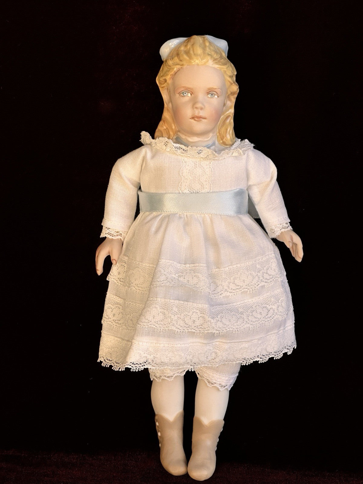 UFDC Artist Kathy Redmond 9” Porcelain Alice Doll