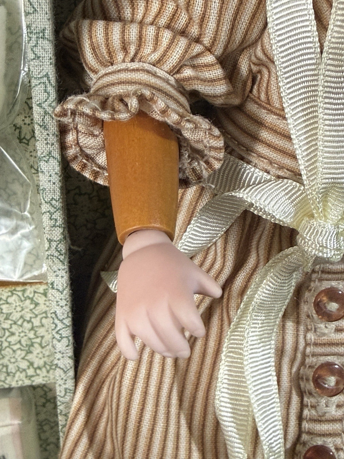 MIB Wendy Lawton “Rebecca Of Sunnybrook Farm” Wood/Porcelain Doll LE 175 COA/Tag