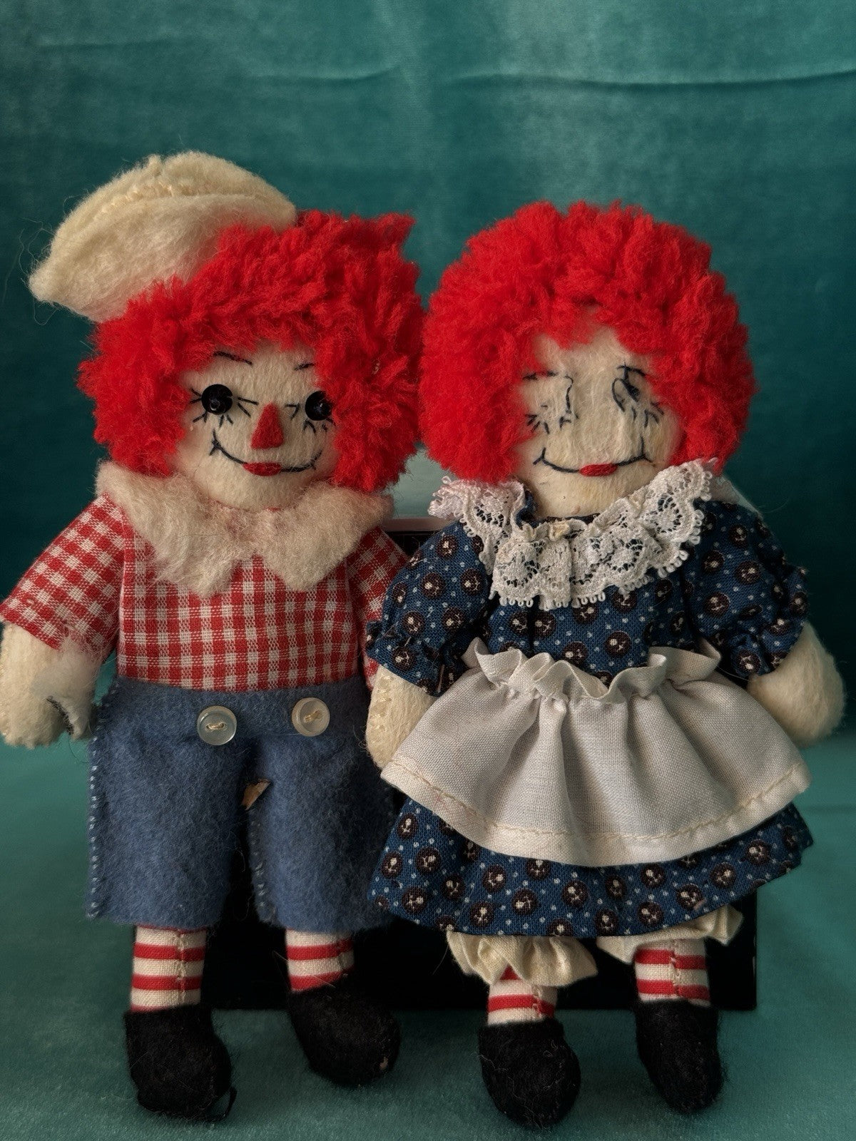 Lot Of 6 Vintage (?) Collectible Raggedy Dolls With Hand painted trunk