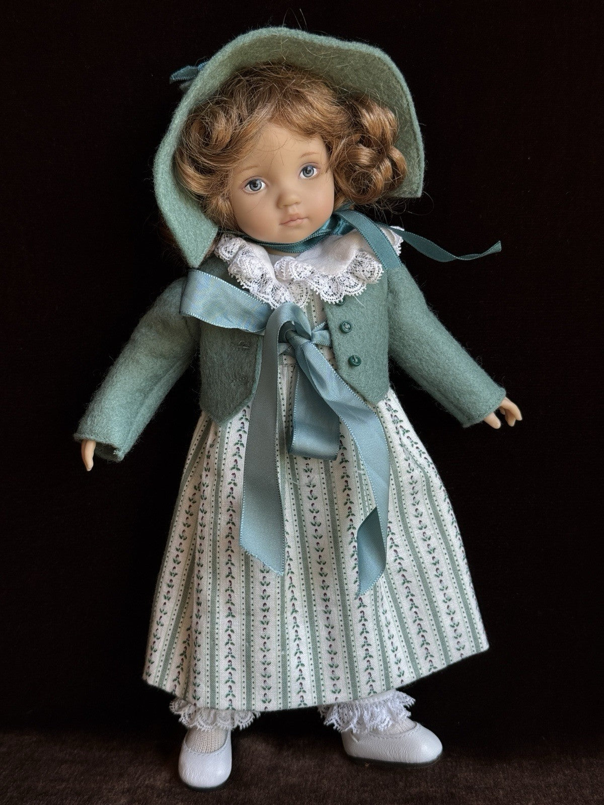 Boneka Dianna Effner Tuesday’s Child 10” Vinyl Girl Doll