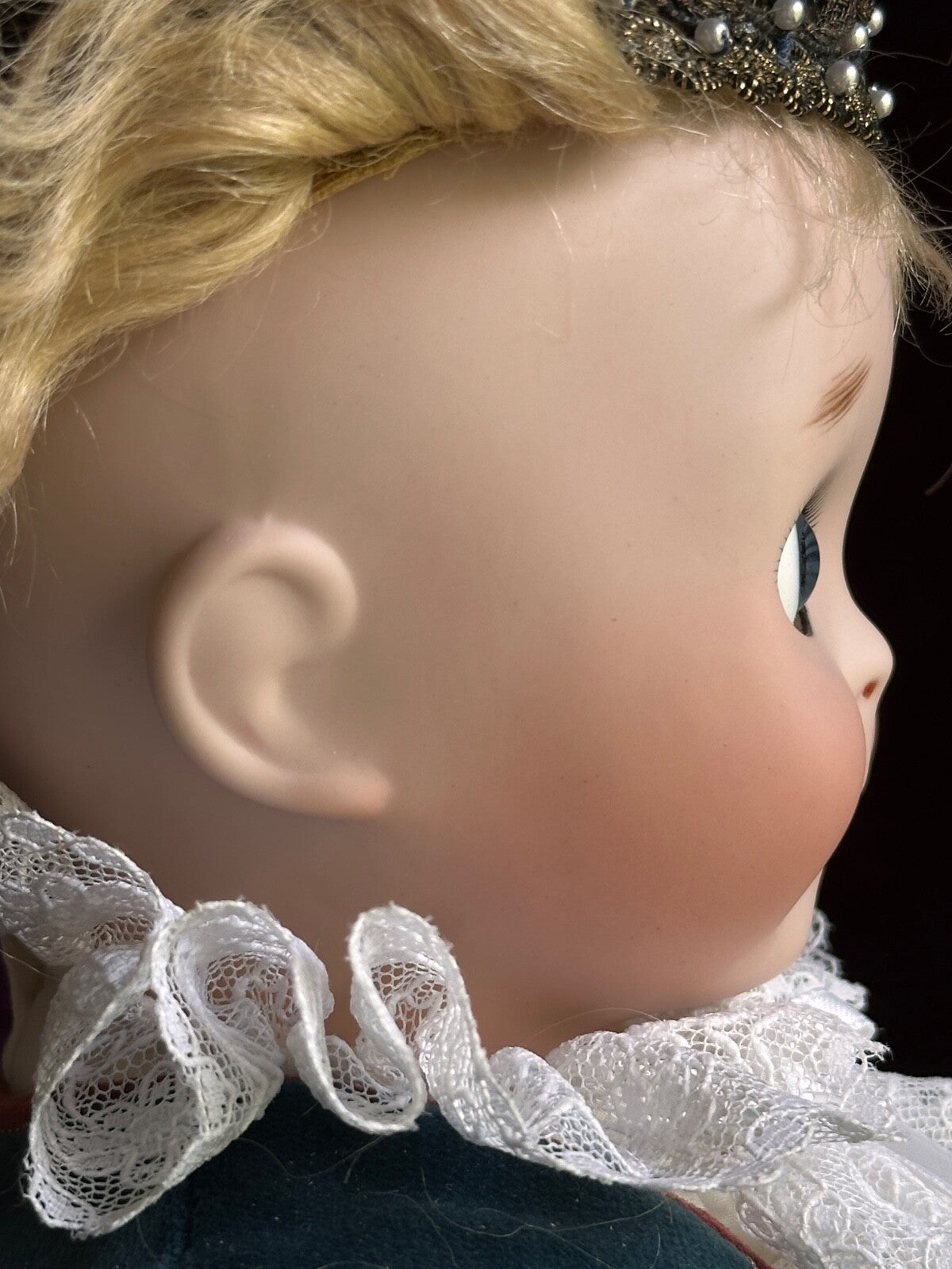 Porcelain Composition 20” Reproduction of Antique JDK Kestner Googly 221 Doll