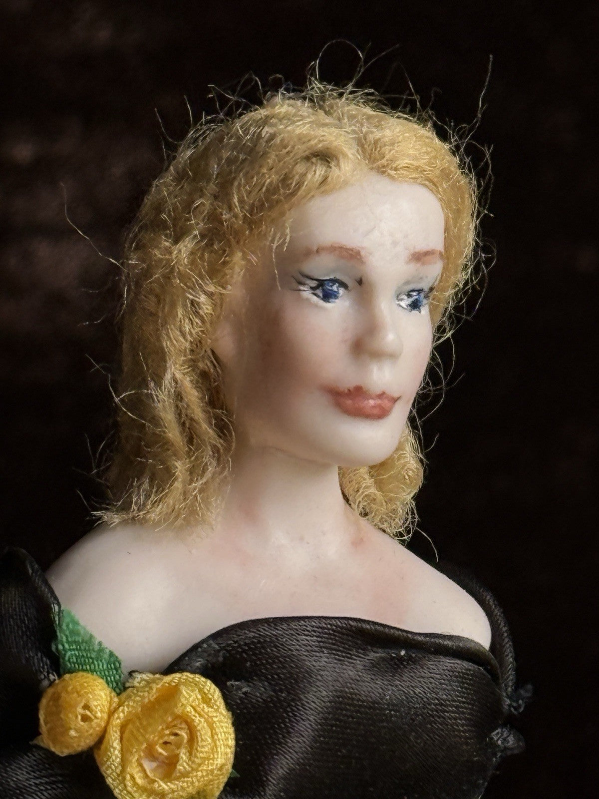 Miniature Artist Viola Williams 1:12 Victorian Lady Character Dollhouse Doll