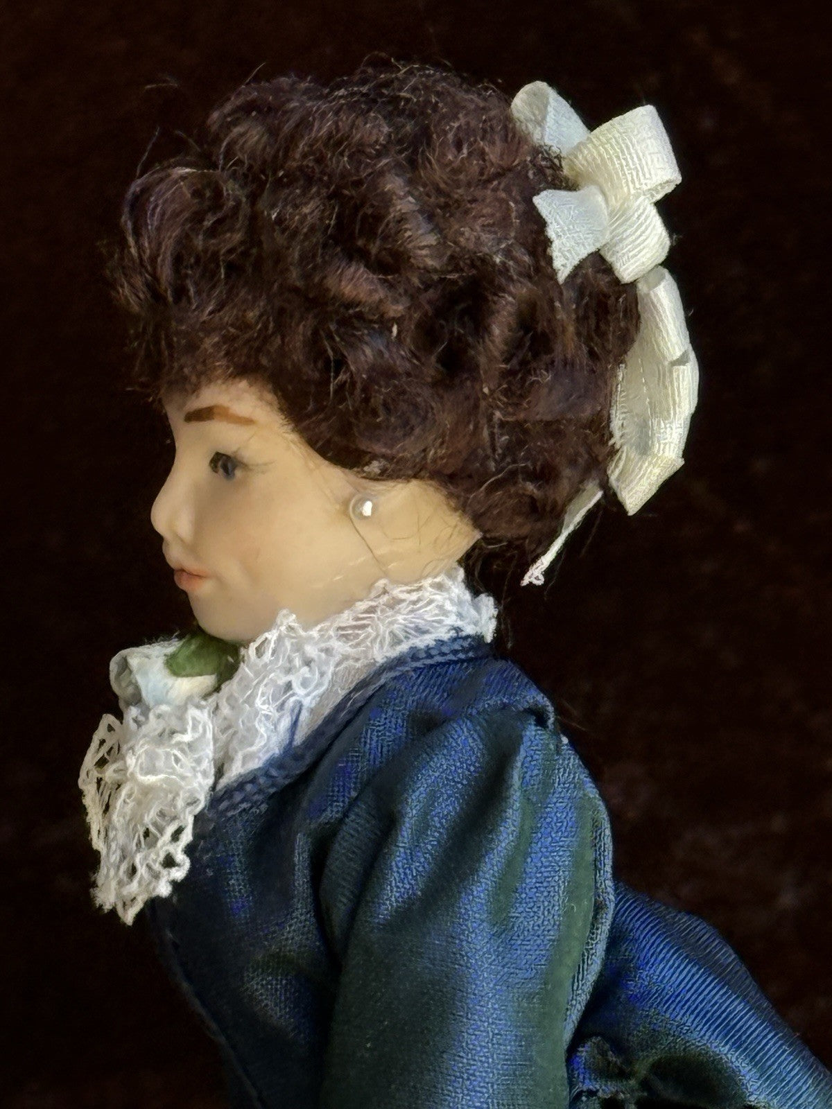 Miniature Artist Dollhouse 1:12 Lady Character Doll
