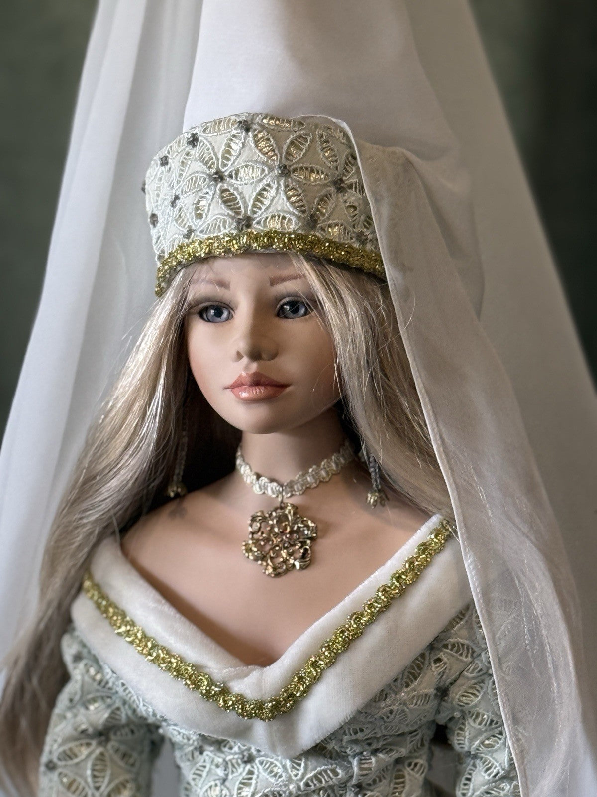 Collectible 28” Porcelain Doll “JOHANNA” By Brigette Von Messner Tag/COA/Stand