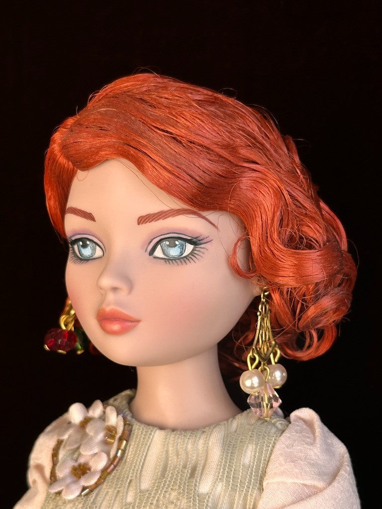 Tonner Ellowyne Wilde "Does This Make Me Look Too Happy?" Wigged Doll
