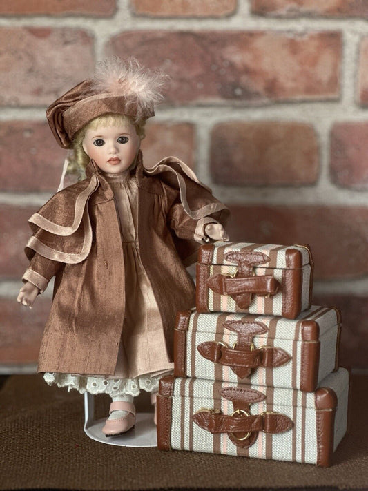 MIB Rare Wendy Lawton “Bon Voyage ” Wooden 9” Doll Box/Tag/COA