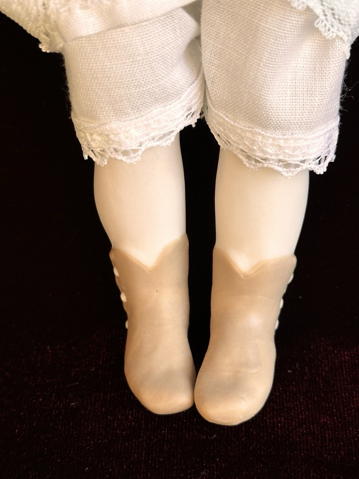 UFDC Artist Kathy Redmond 9” Porcelain Alice Doll