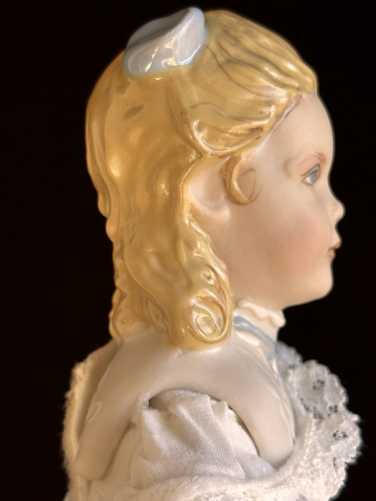 UFDC Artist Kathy Redmond 9” Porcelain Alice Doll