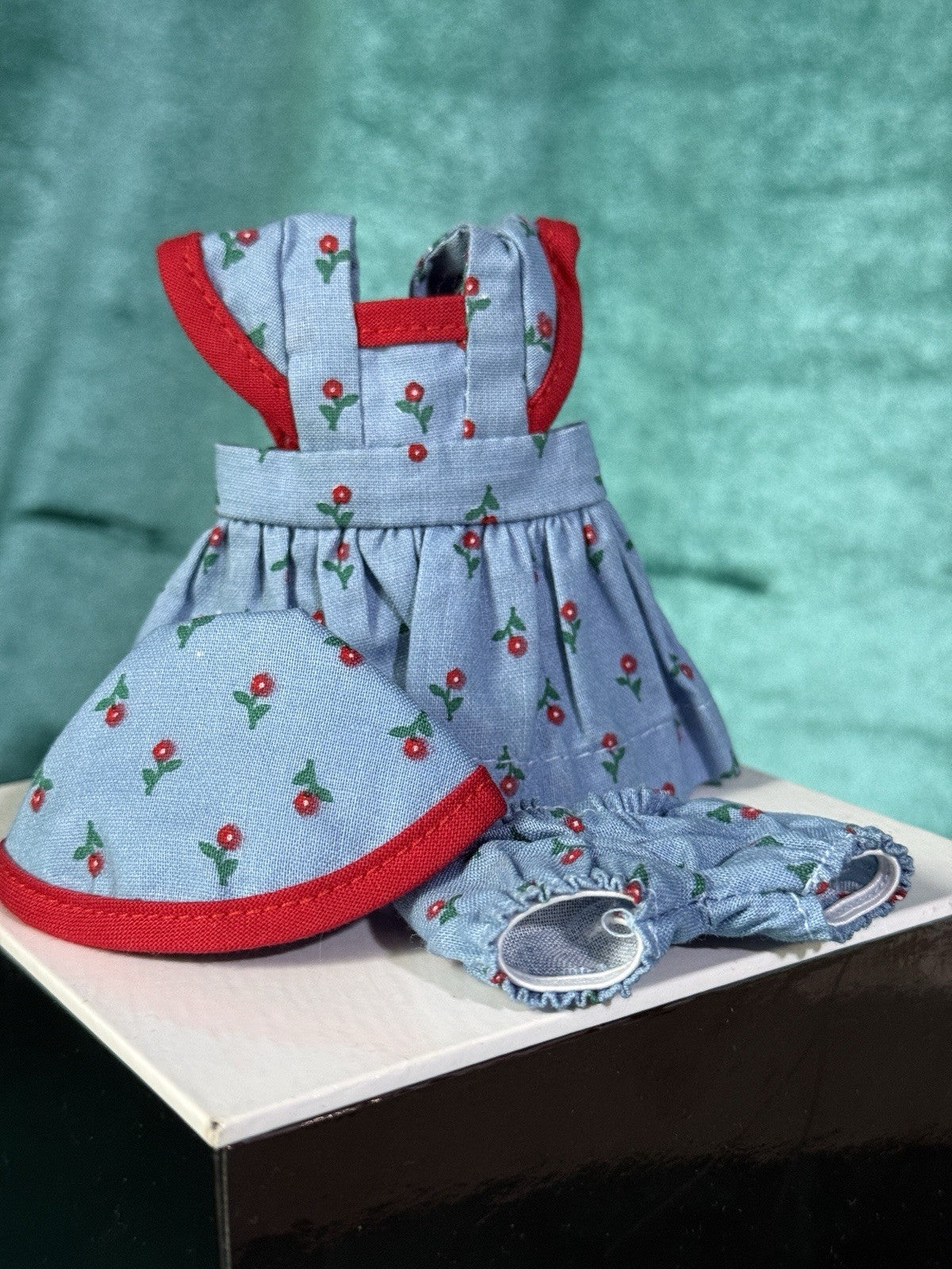 Set Of 2 Complete Outfits For Ruby Red Galleria 8" Doll