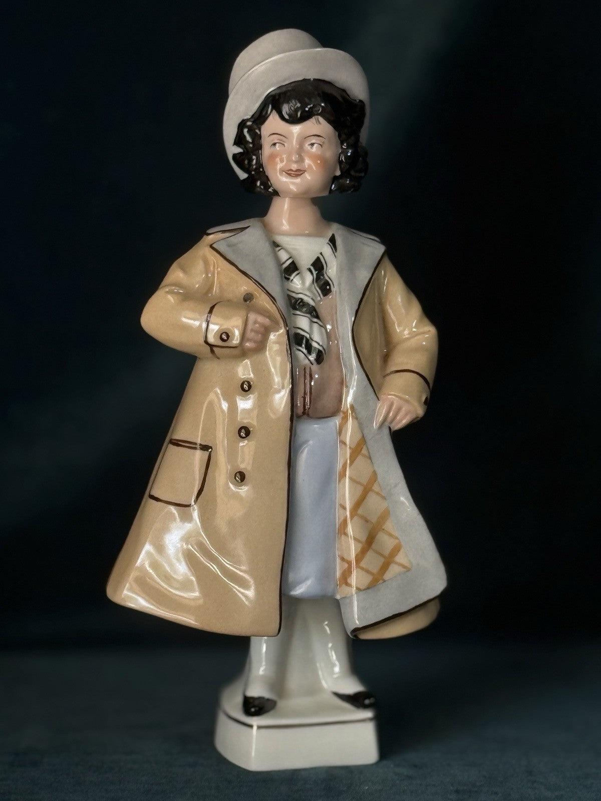 Lot Of 2 Antique Porcelain 8.5” Boy/Girl Nodder Figurines by Albert Stahl