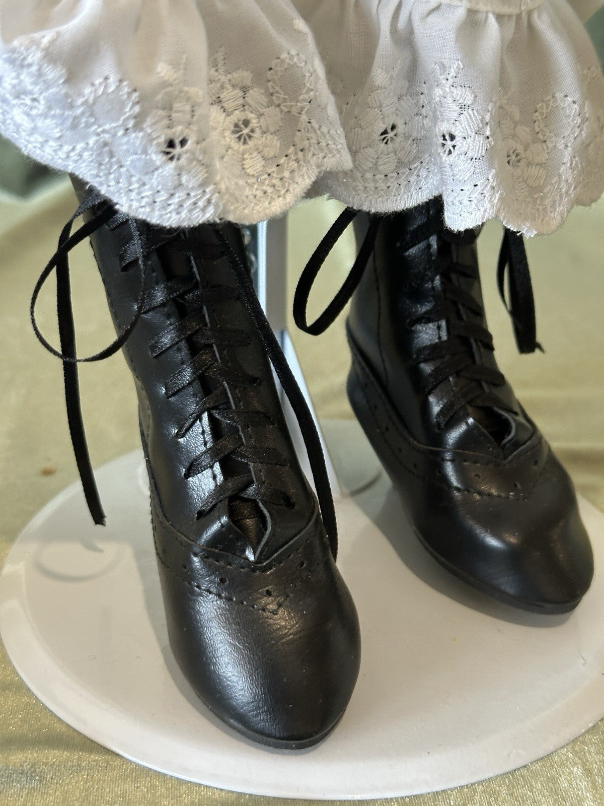 Jan Mclean 28" Porcelain Doll “Laura” Tag and COA For Exclusively Yours 1997