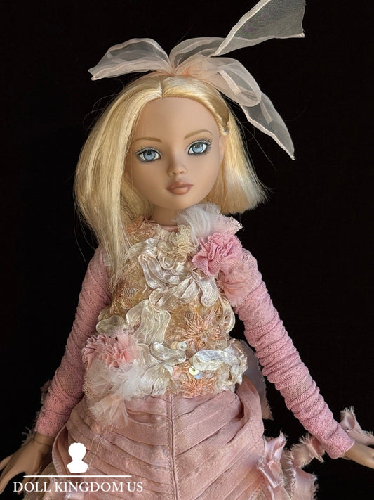 Collectible Tonner Ellowyne Wilde Tatters Fashion Doll