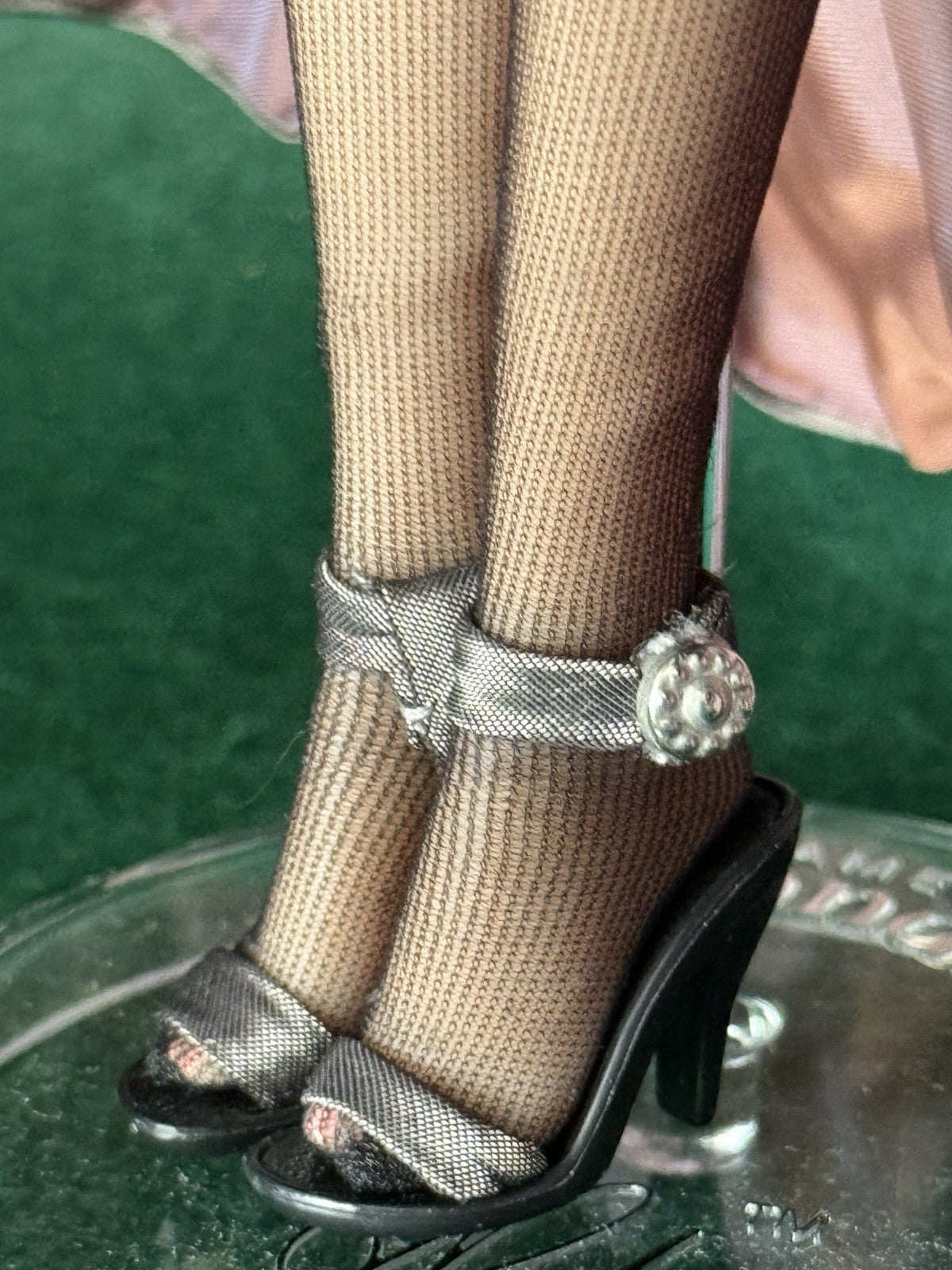 Madame Alexander Fashion Doll "Museum Gala Alex" Brunette COA/Box/Tag/Stand