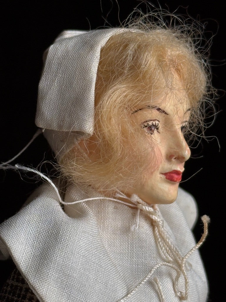 Pair of Vintage American Kimcraft Pilgrim Male and Female Dolls