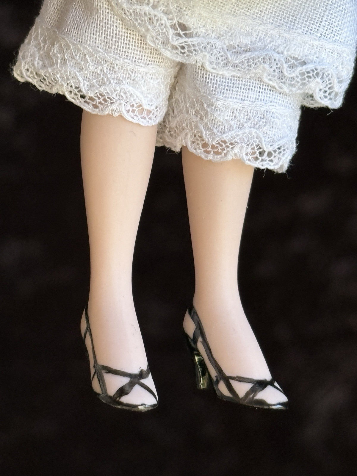 Miniature Artist Dollhouse 1:12 Lady Character Doll
